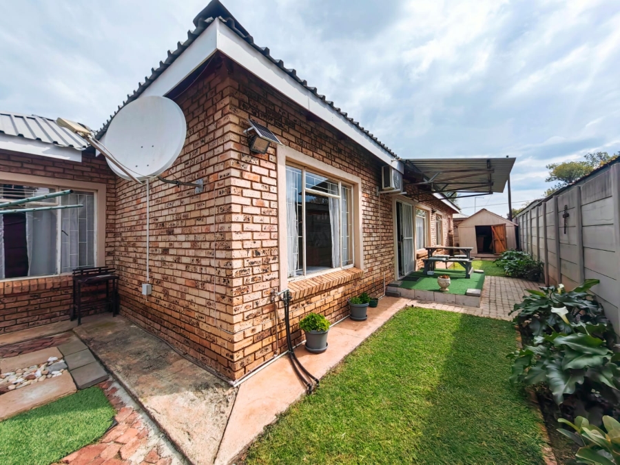 3 Bedroom Property for Sale in Miederpark North West